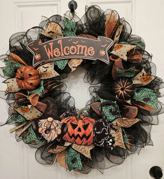 Halloween 'Welcome' wreath