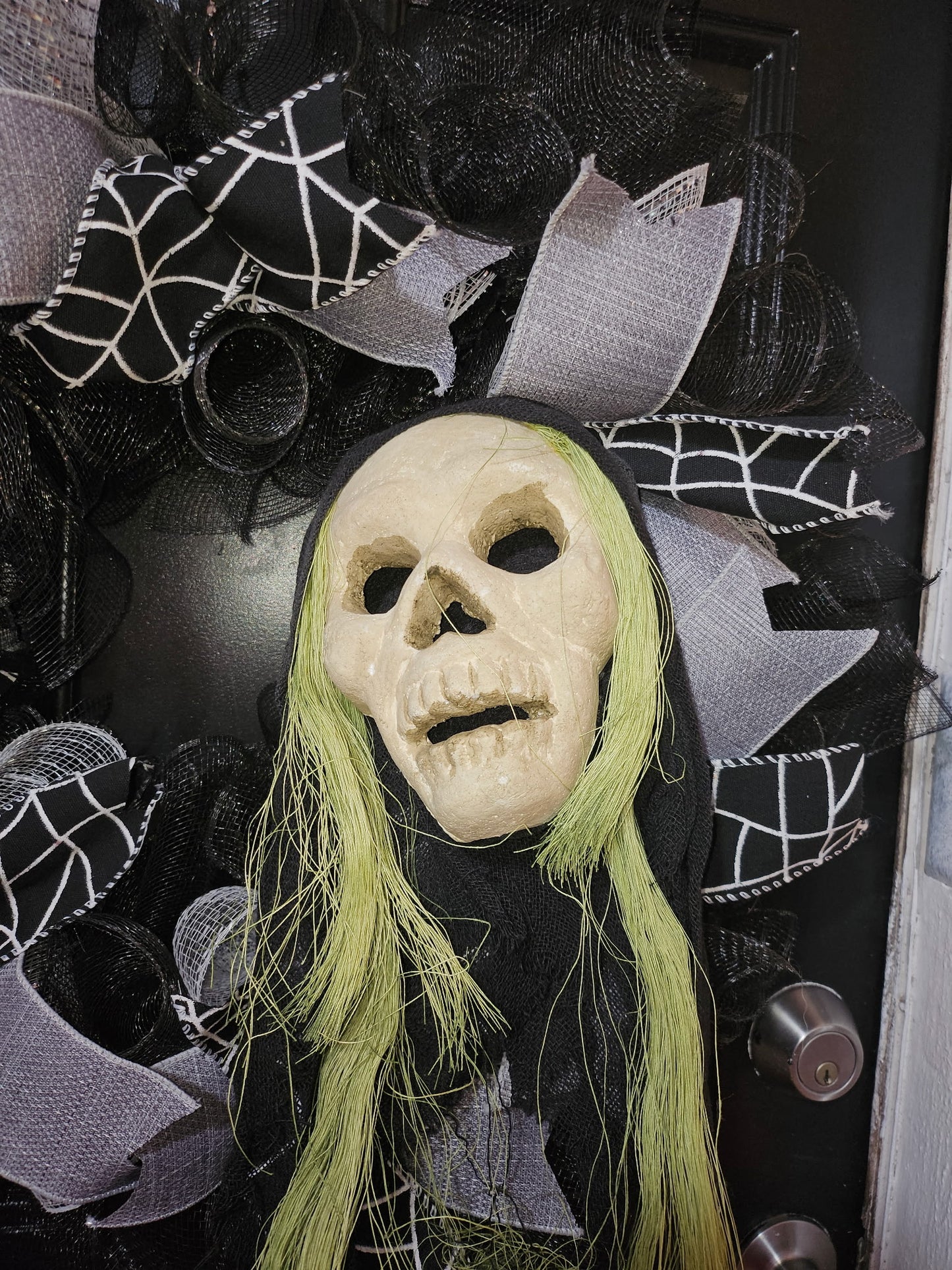 Haunted Skull Halloween Wreath