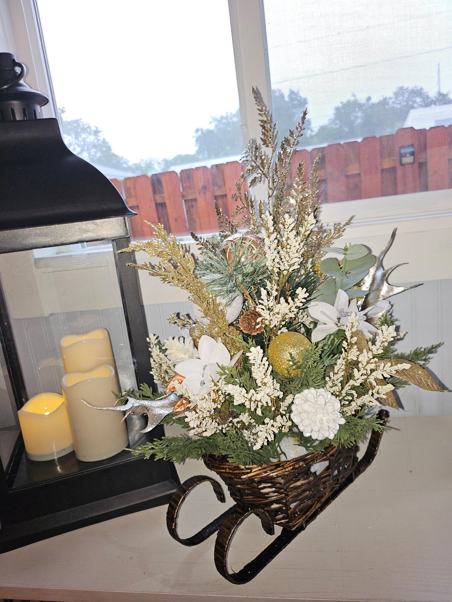 White & Gold Sleigh Centerpiece